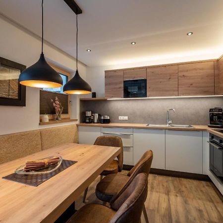 Alma Appartements Mayrhofen Bagian luar foto