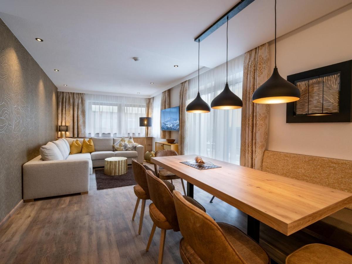Alma Appartements Mayrhofen Bagian luar foto